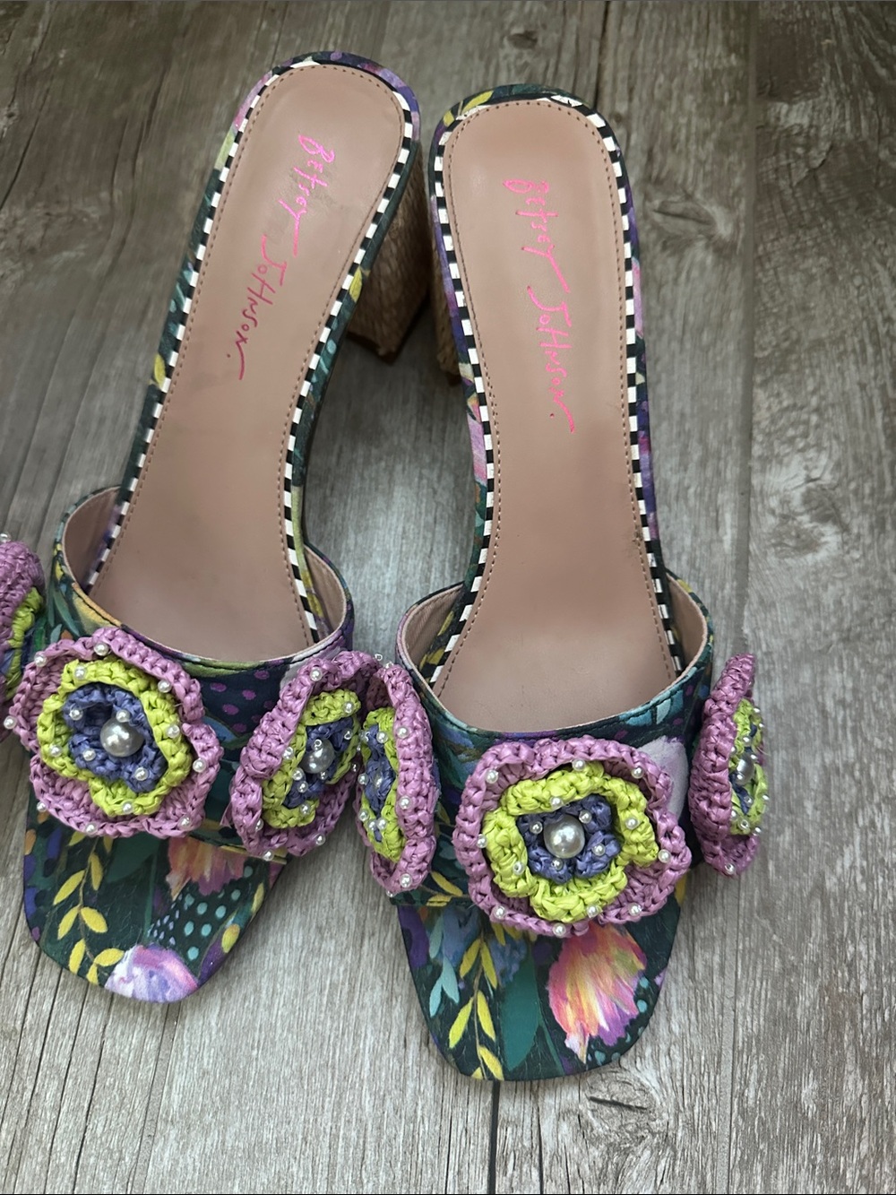 Betsey Johnson Dietrich Mule Heels Macrame Floral Block Heel 9.5